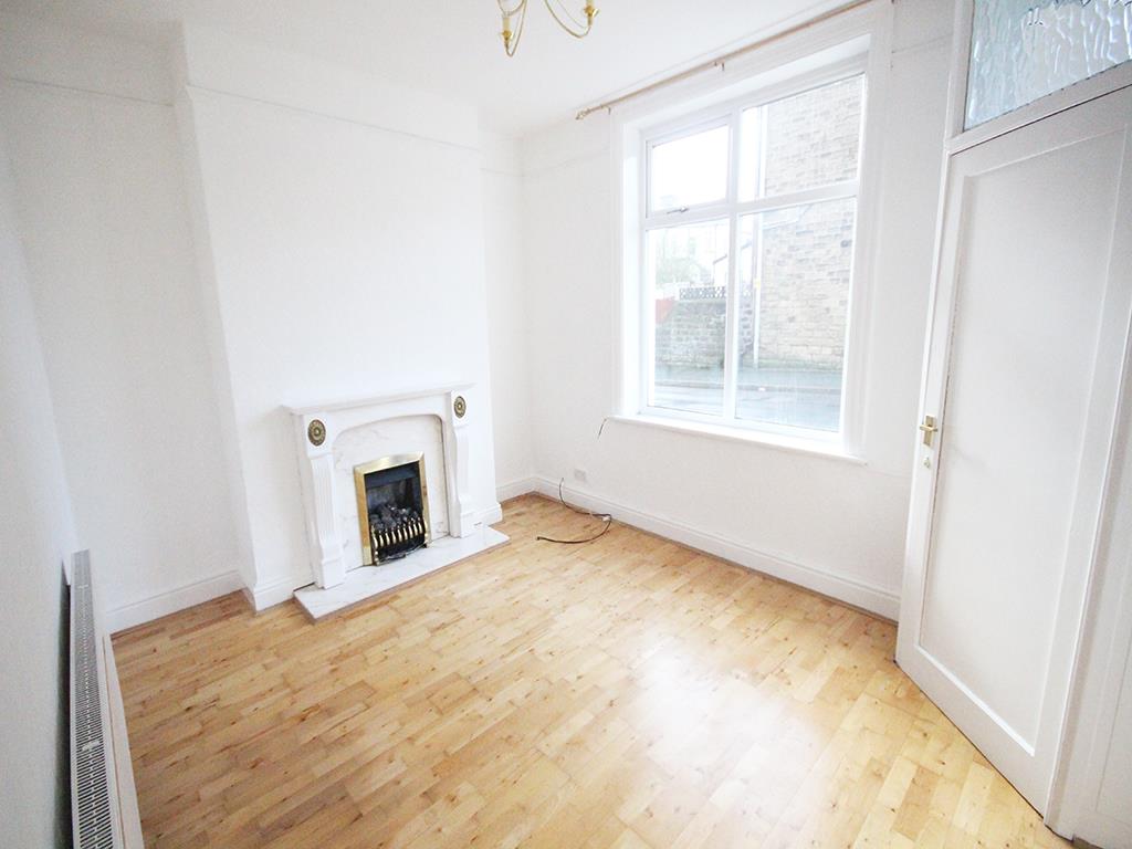2 bedroom mid terrace house To Let in Barnoldswick - IMG_5346.jpg